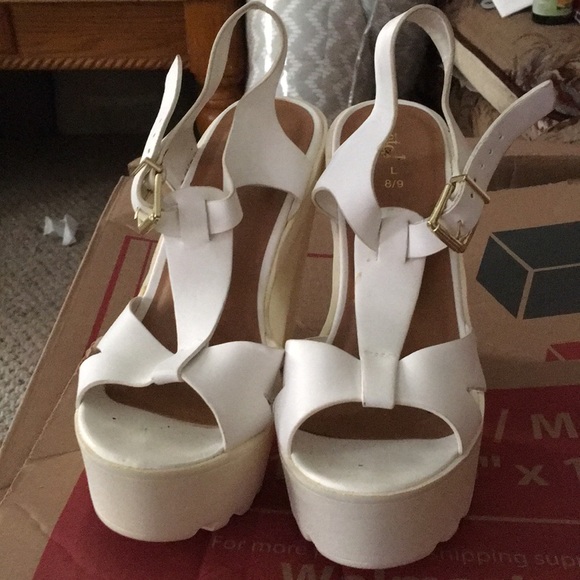 Rue21 Shoes - ‼️3/$25‼️ White disco heels